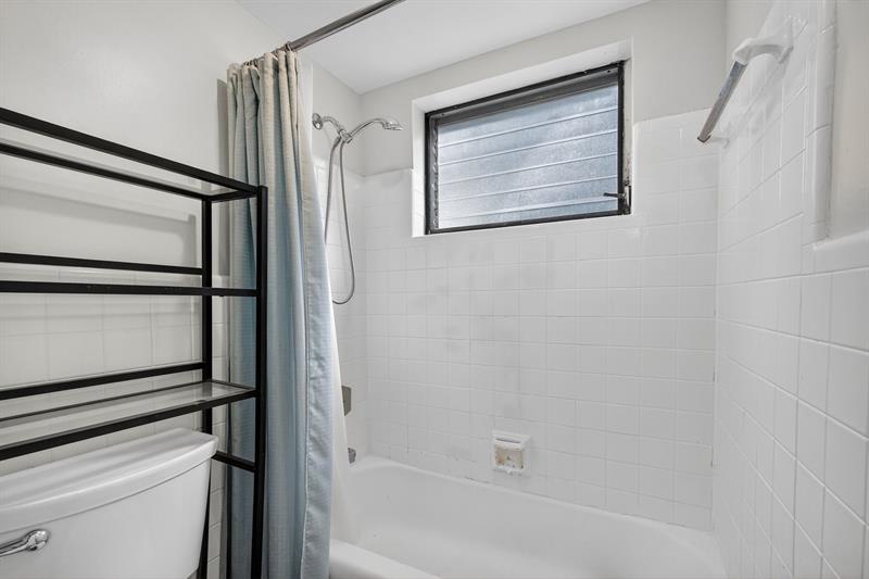 Image 29 of 47 For 2624 30th Pl  4