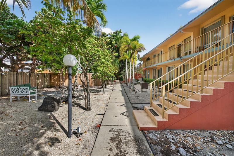 Image 39 of 47 For 2624 30th Pl  4