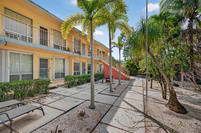 Image 7 of 47 For 2624 30th Pl  4