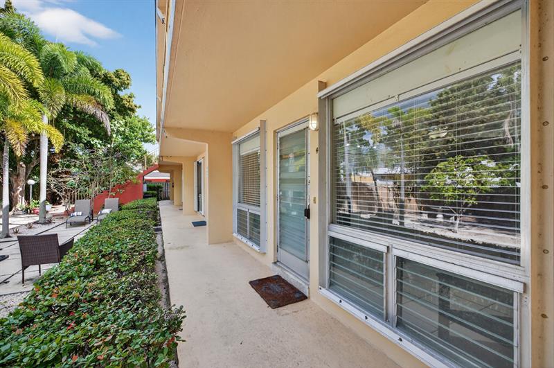 Image 9 of 47 For 2624 30th Pl  4