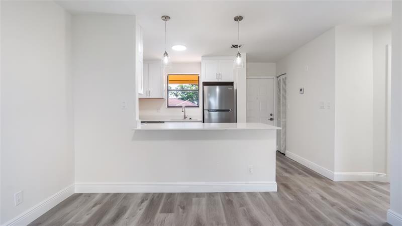 Image 11 of 29 For 11477 39th Ct  301-1