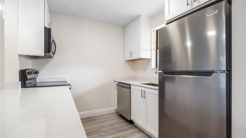 Image 12 of 29 For 11477 39th Ct  301-1