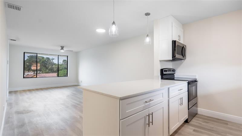 Image 13 of 29 For 11477 39th Ct  301-1