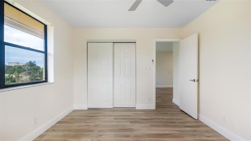 Image 22 of 29 For 11477 39th Ct  301-1