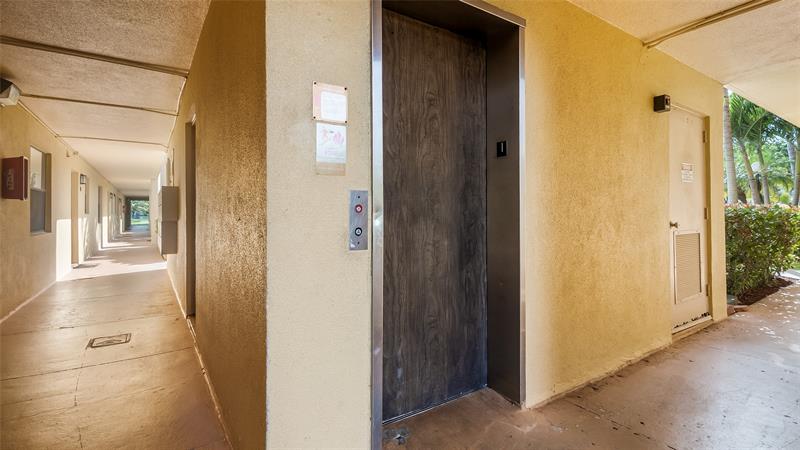 Image 27 of 29 For 11477 39th Ct  301-1