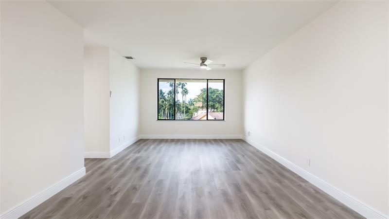 Image 8 of 29 For 11477 39th Ct  301-1