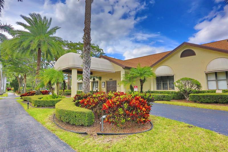 Image 38 of 51 For 3409 Jog Park Dr  3409