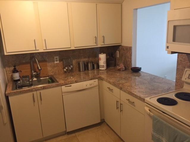 Image 5 of 6 For 200 Leslie Dr.  1117