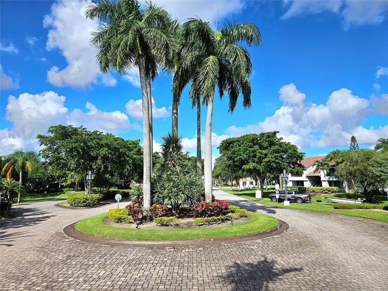 Image 32 of 32 For 701 Lyons Rd  13103