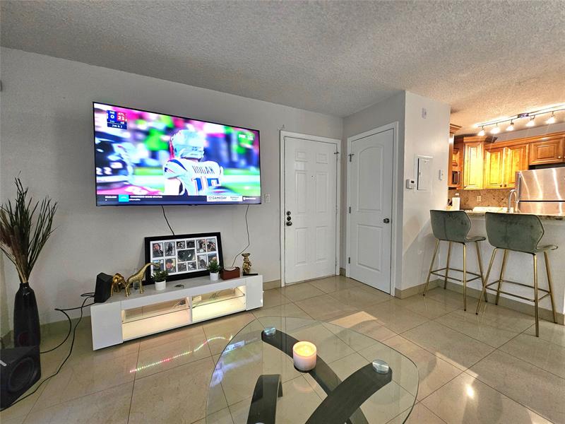 Image 5 of 32 For 701 Lyons Rd  13103