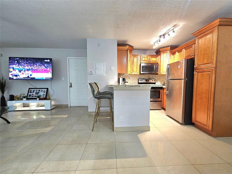 Image 6 of 32 For 701 Lyons Rd  13103