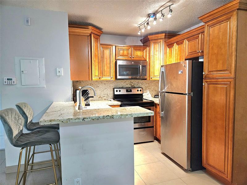 Image 7 of 32 For 701 Lyons Rd  13103