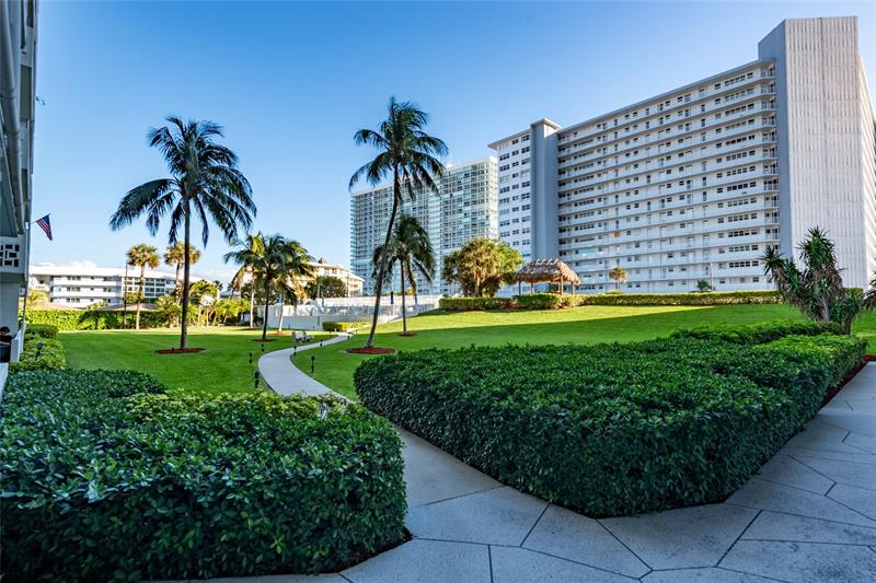 Image 10 of 21 For 1900 Ocean Dr  712