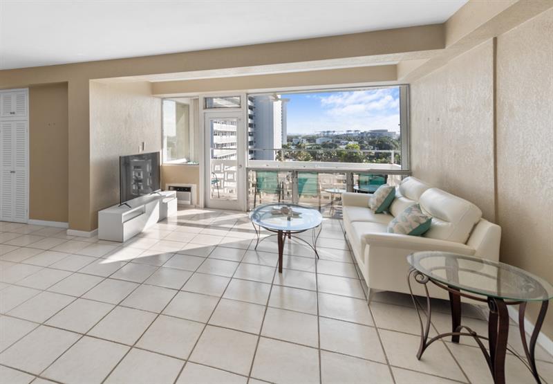 Image 12 of 21 For 1900 Ocean Dr  712