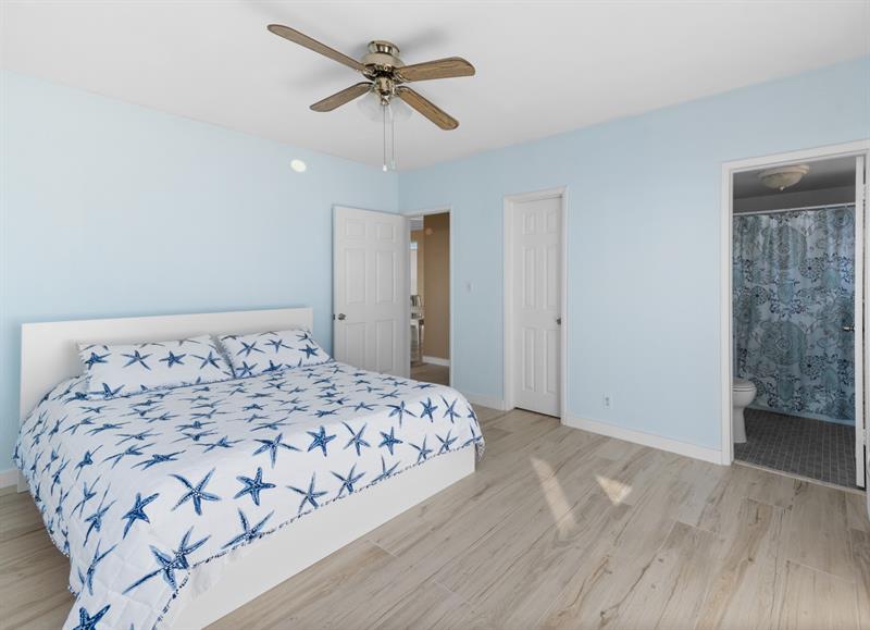 Image 14 of 21 For 1900 Ocean Dr  712