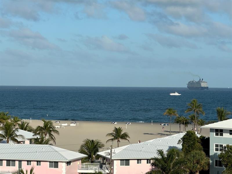 Image 4 of 21 For 1900 Ocean Dr  712