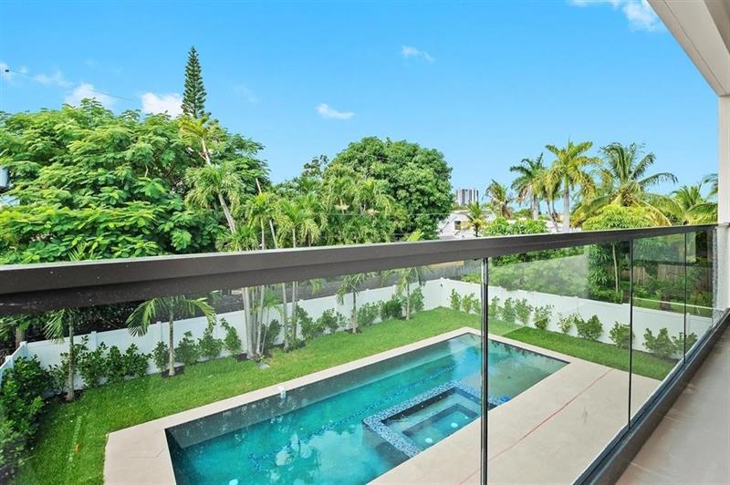 Image 10 of 13 For 607 17th Ave