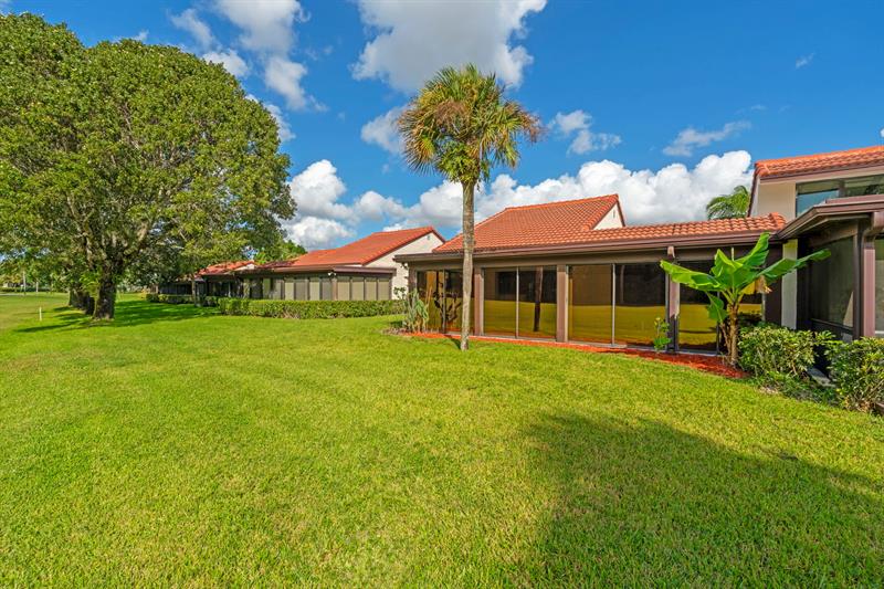 Image 12 of 48 For 8020 Eastlake Dr  11a