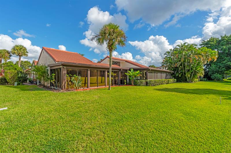 Image 17 of 48 For 8020 Eastlake Dr  11a