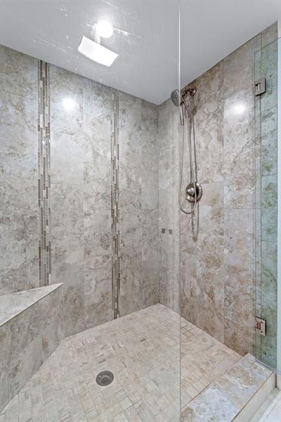 Image 21 of 48 For 8020 Eastlake Dr  11a