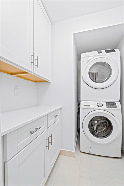 Image 27 of 48 For 8020 Eastlake Dr  11a