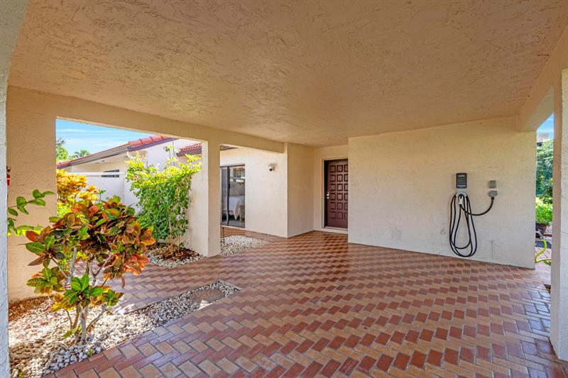 Image 6 of 48 For 8020 Eastlake Dr  11a