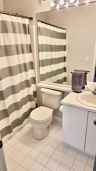 Image 10 of 17 For 5400 Jubilee Way  205