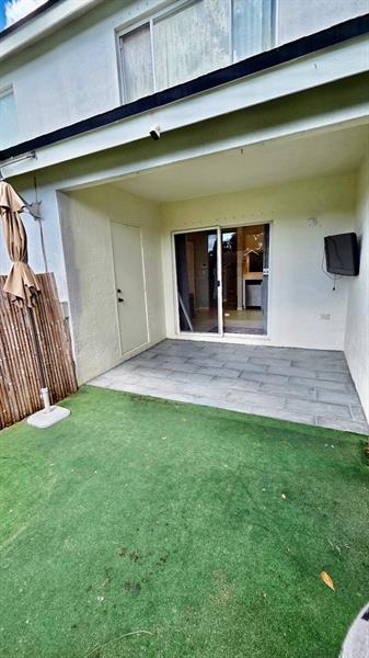 Image 6 of 17 For 5400 Jubilee Way  205