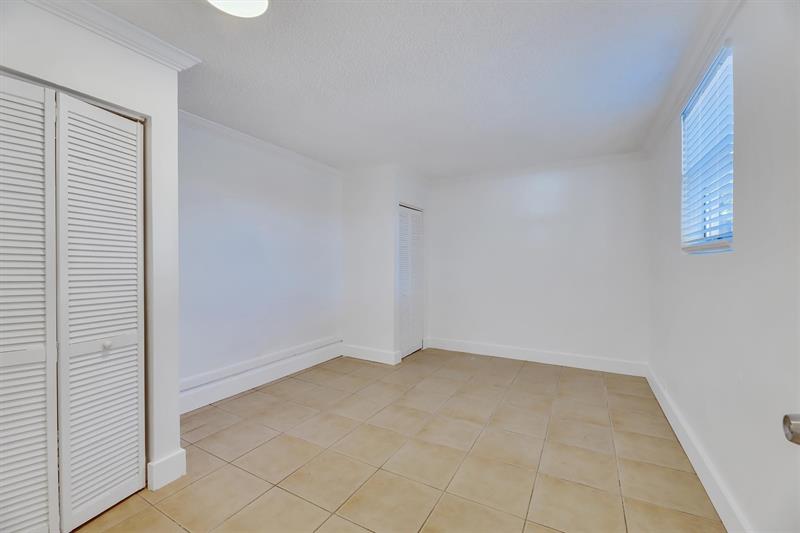 Image 19 of 40 For 180 78th Ave