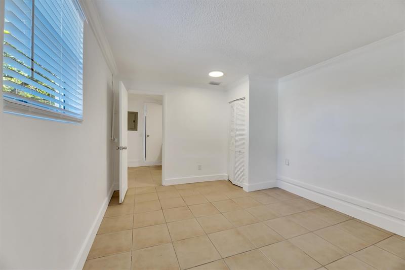 Image 20 of 40 For 180 78th Ave