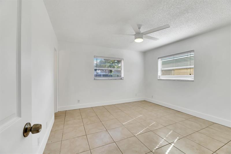 Image 28 of 40 For 180 78th Ave