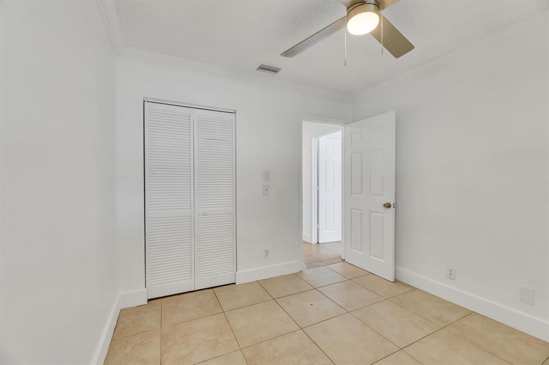 Image 35 of 40 For 180 78th Ave