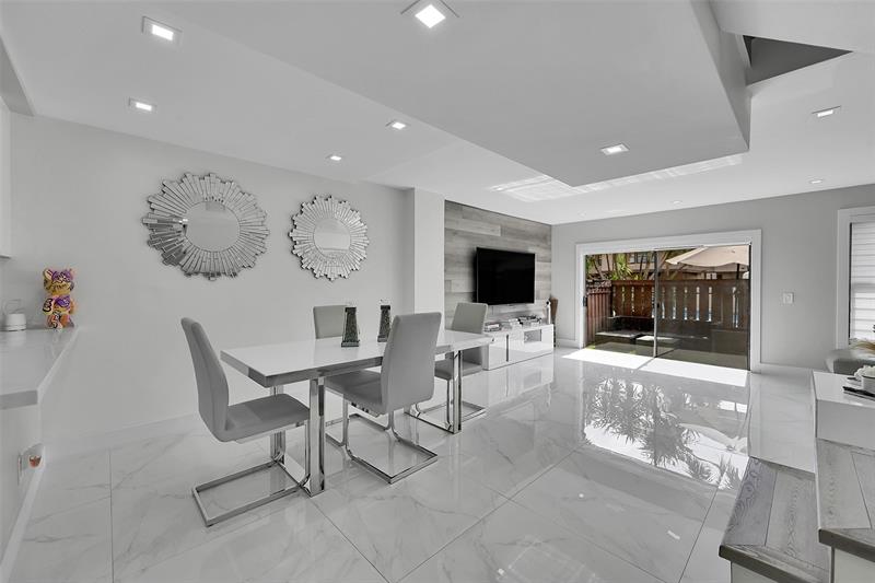 Image 10 of 35 For 9962 Royal Palm Blvd  9962