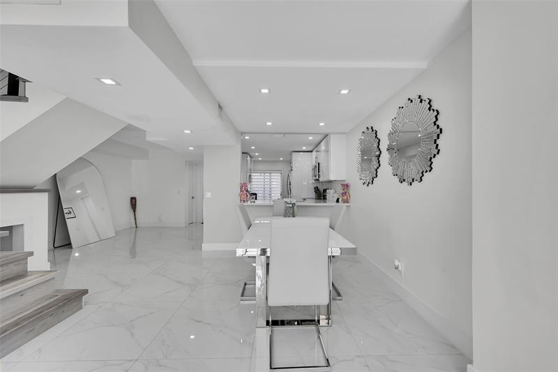 Image 11 of 35 For 9962 Royal Palm Blvd  9962