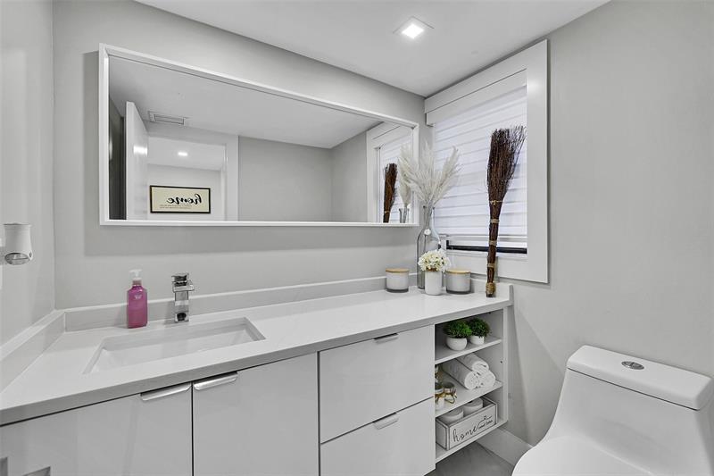 Image 26 of 35 For 9962 Royal Palm Blvd  9962