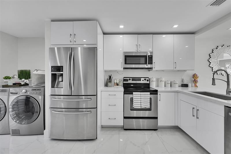 Image 3 of 35 For 9962 Royal Palm Blvd  9962