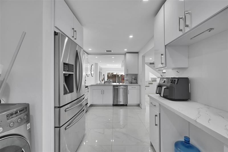 Image 7 of 35 For 9962 Royal Palm Blvd  9962