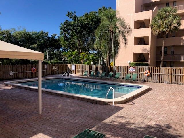 Image 15 of 19 For 6800 Cypress Rd  511