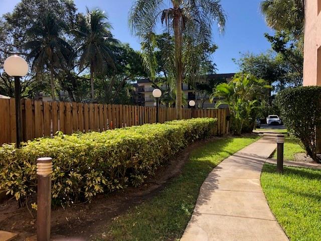 Image 18 of 19 For 6800 Cypress Rd  511