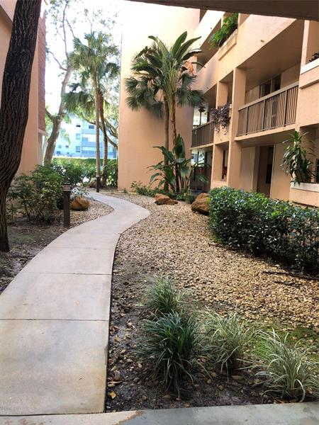 Image 3 of 19 For 6800 Cypress Rd  511