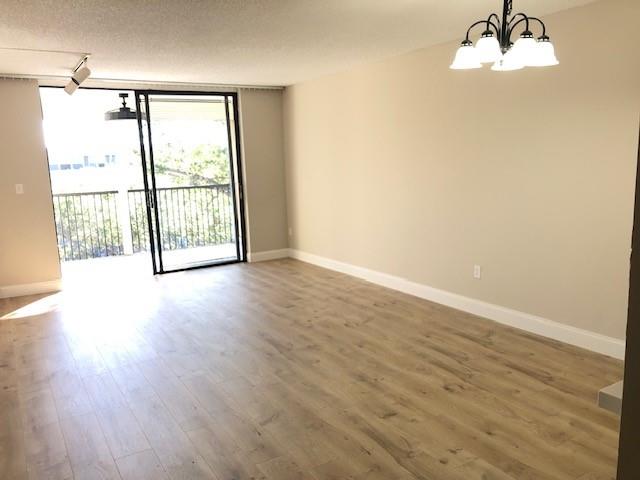 Image 8 of 19 For 6800 Cypress Rd  511