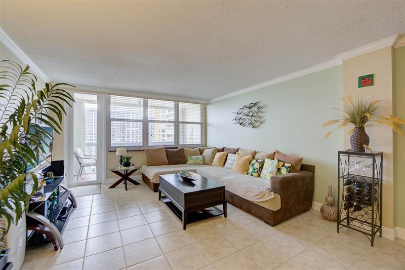 Image 14 of 55 For 305 Pompano Beach Blvd  1003
