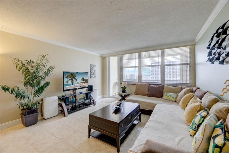 Image 15 of 55 For 305 Pompano Beach Blvd  1003