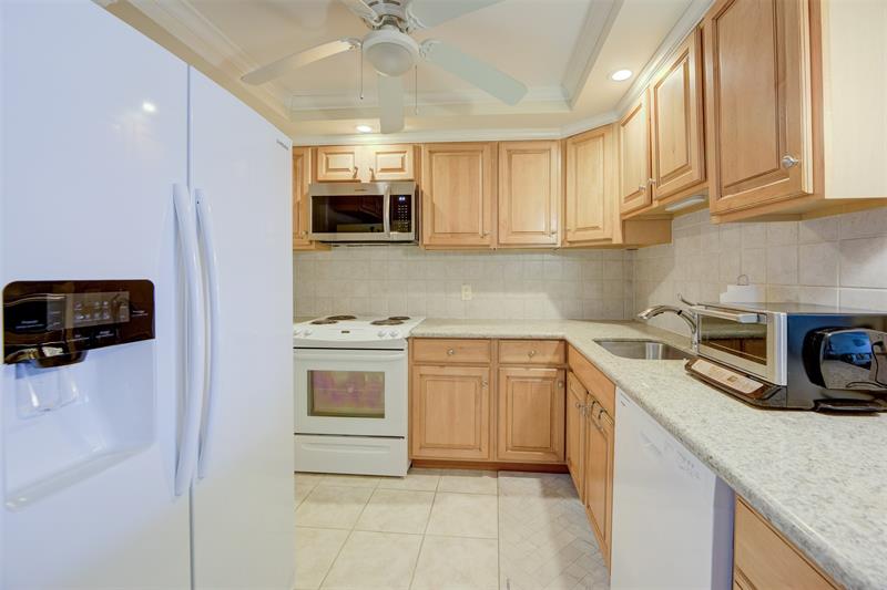 Image 5 of 55 For 305 Pompano Beach Blvd  1003