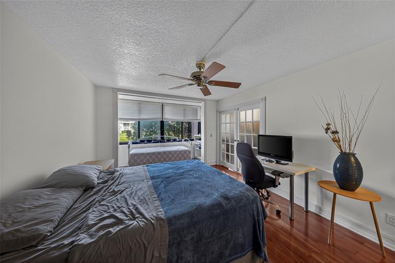 Image 25 of 45 For 4702 Fountains Dr  205