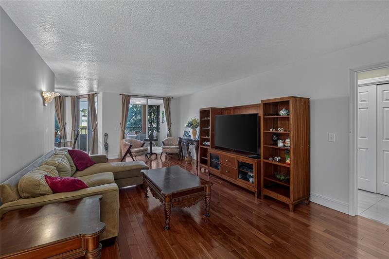 Image 3 of 45 For 4702 Fountains Dr  205