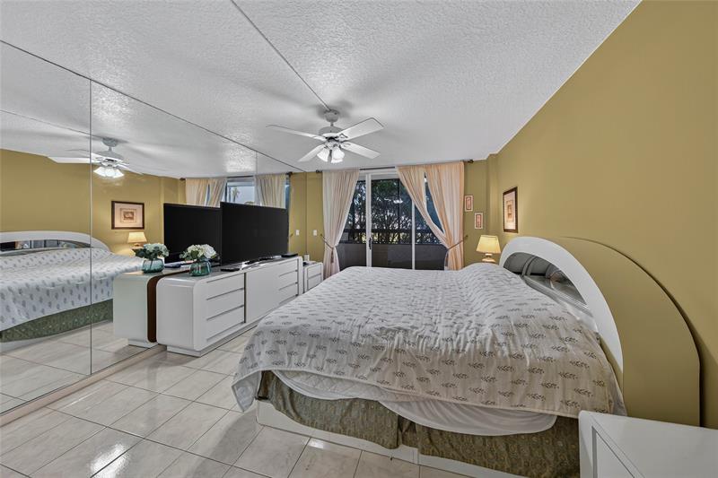 Image 31 of 45 For 4702 Fountains Dr  205