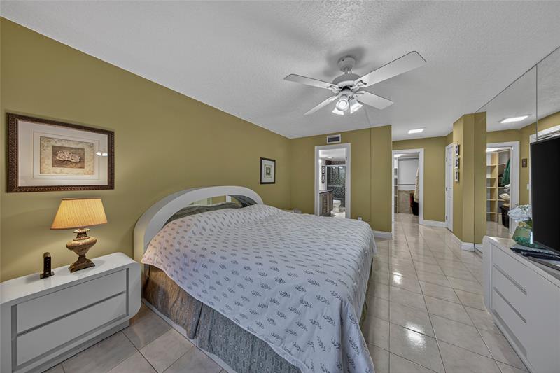 Image 32 of 45 For 4702 Fountains Dr  205