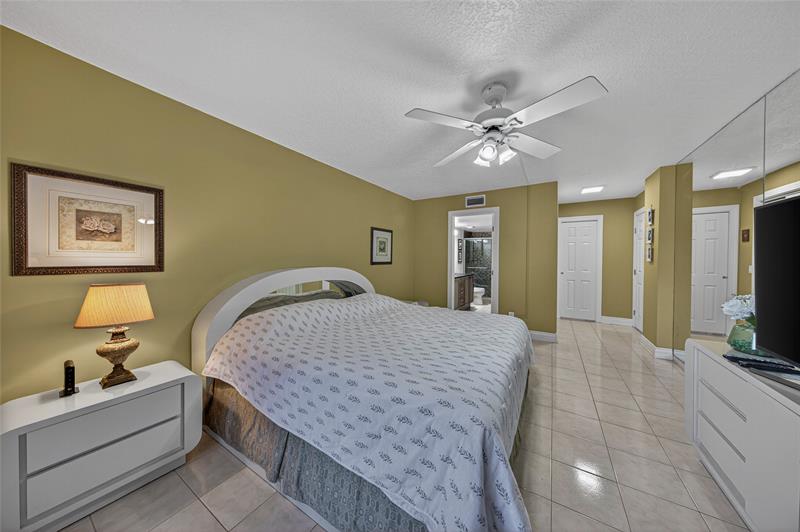 Image 33 of 45 For 4702 Fountains Dr  205