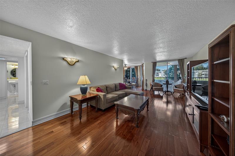 Image 4 of 45 For 4702 Fountains Dr  205